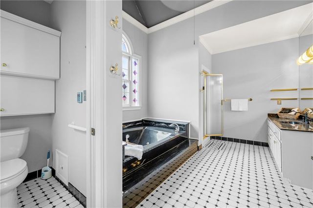 1696 Harts Run, Atlanta, GA 30341