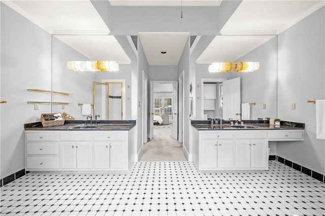 1696 Harts Run, Atlanta, GA 30341