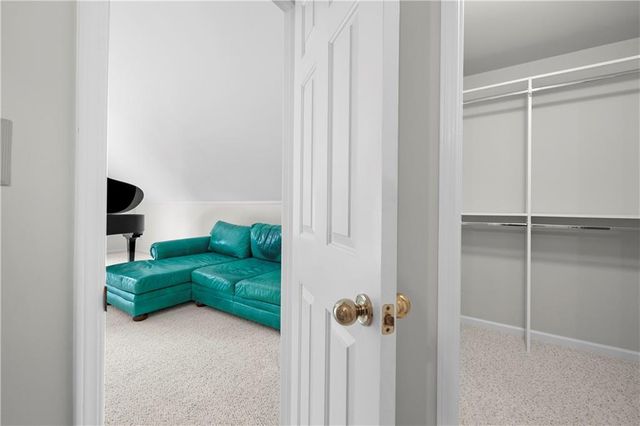 1696 Harts Run, Atlanta, GA 30341