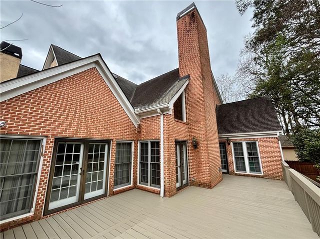 1696 Harts Run, Atlanta, GA 30341