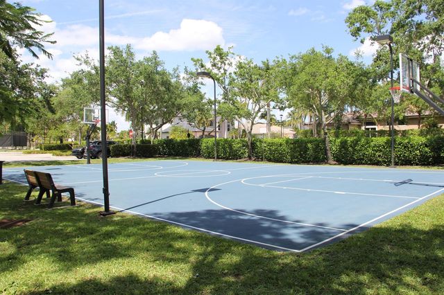 15234 SW 40th Street, Davie, FL 33331