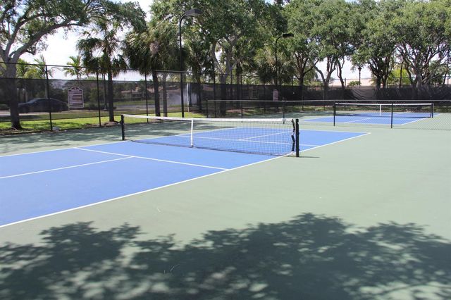 15234 SW 40th Street, Davie, FL 33331