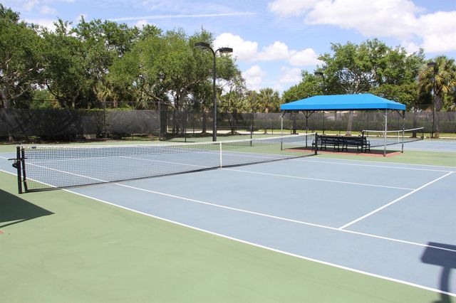 15234 SW 40th Street, Davie, FL 33331