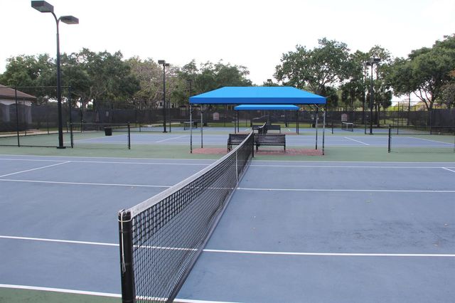 15234 SW 40th Street, Davie, FL 33331