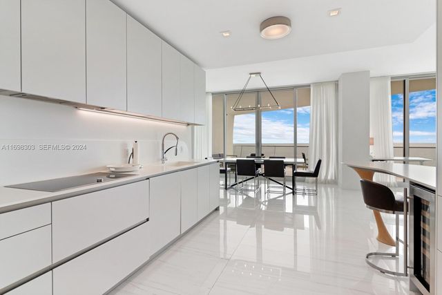 16901 Collins Avenue 1402, Sunny Isles Beach, FL 33160
