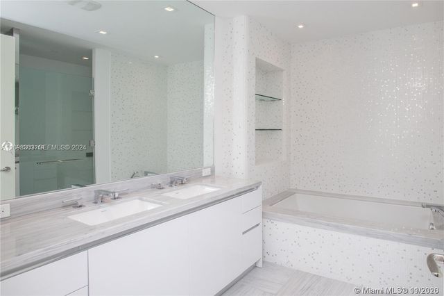 16901 Collins Avenue 1402, Sunny Isles Beach, FL 33160