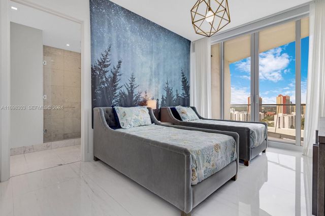 16901 Collins Avenue 1402, Sunny Isles Beach, FL 33160