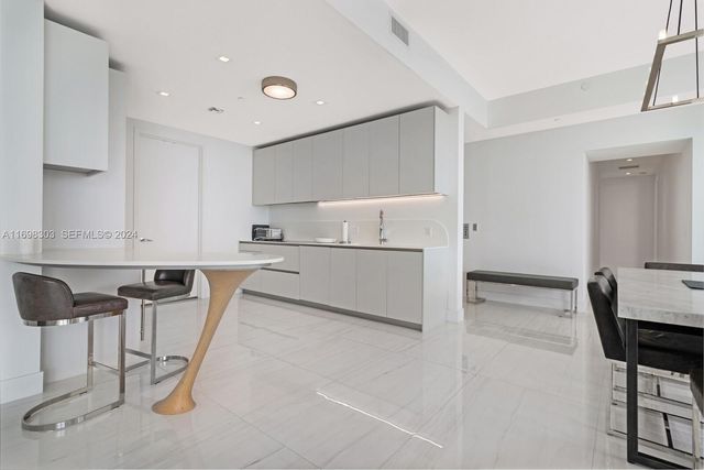 16901 Collins Avenue 1402, Sunny Isles Beach, FL 33160