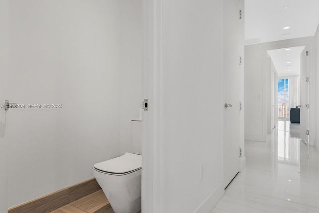 16901 Collins Avenue 1402, Sunny Isles Beach, FL 33160