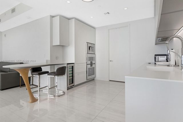 16901 Collins Avenue 1402, Sunny Isles Beach, FL 33160