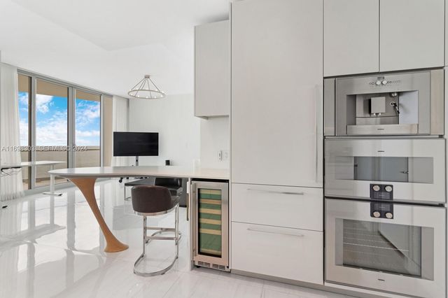 16901 Collins Avenue 1402, Sunny Isles Beach, FL 33160