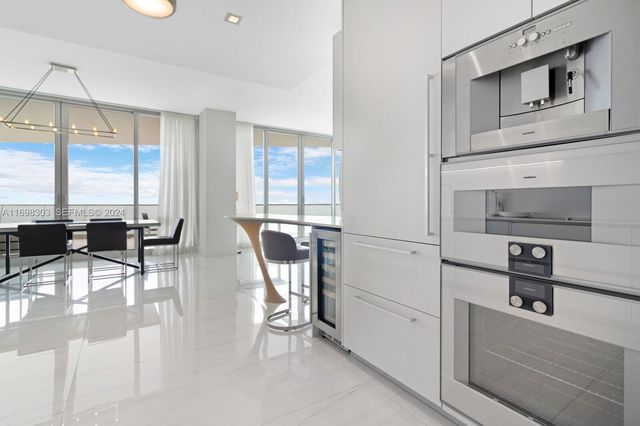 16901 Collins Avenue 1402, Sunny Isles Beach, FL 33160