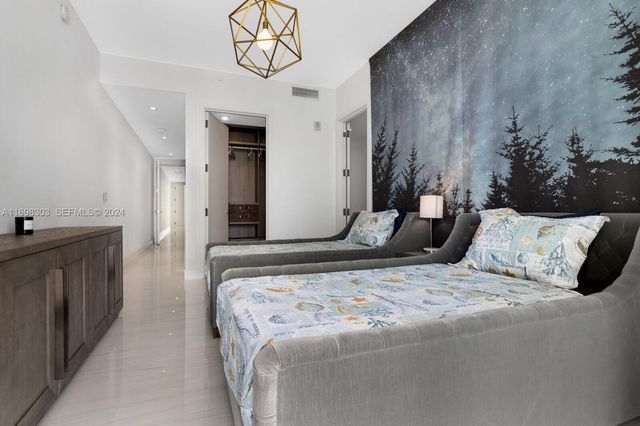 16901 Collins Avenue 1402, Sunny Isles Beach, FL 33160