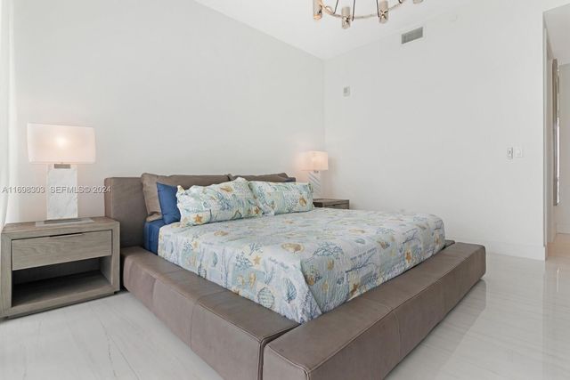16901 Collins Avenue 1402, Sunny Isles Beach, FL 33160