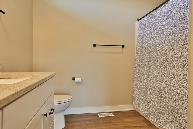 761 186th Place, Pella, IA 50219