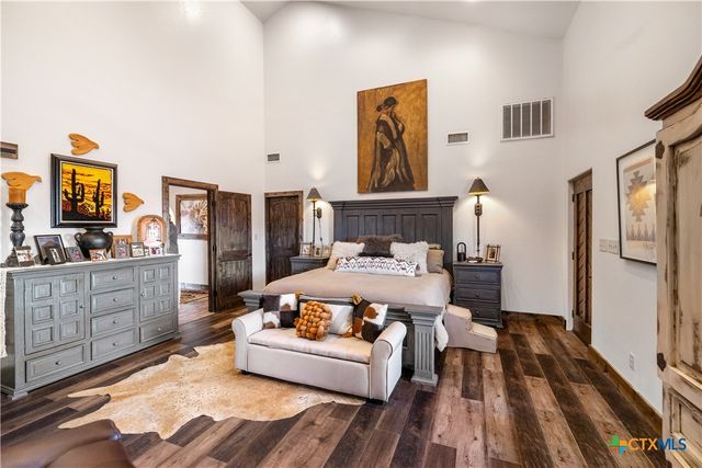 2796 Benbow Road, Inez, TX 77968