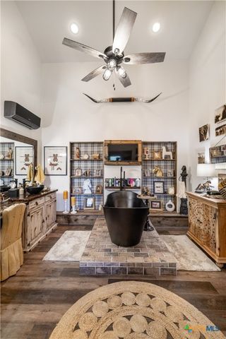 2796 Benbow Road, Inez, TX 77968