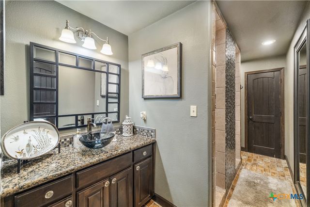 2796 Benbow Road, Inez, TX 77968