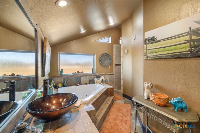 2796 Benbow Road, Inez, TX 77968