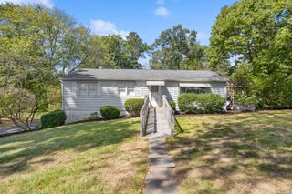 39 Robert Lane, Wallingford, CT 06492