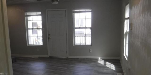 74 Hobson ST, Portsmouth, VA 23704