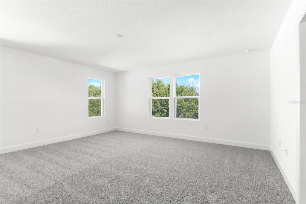 Image 10 of property listing at 740 WEKIVA RIDGE DRIVE, Mount Dora, FL 32757