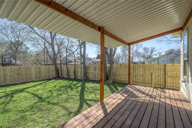 1905 S Walnut Street, Sherman, TX 75090