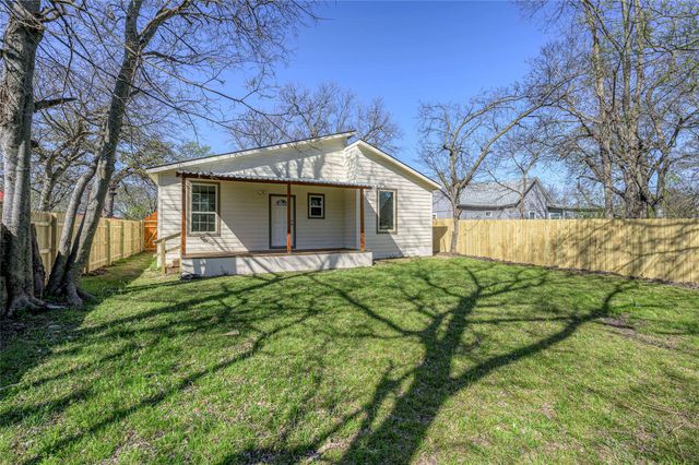 1905 S Walnut Street, Sherman, TX 75090