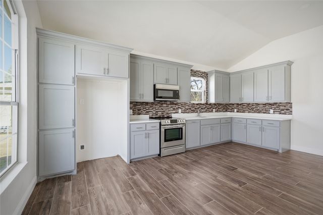 1905 S Walnut Street, Sherman, TX 75090