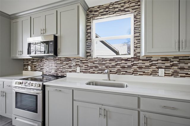 1905 S Walnut Street, Sherman, TX 75090