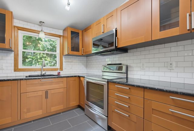 172 Morse Road, Manchester, NH 03104