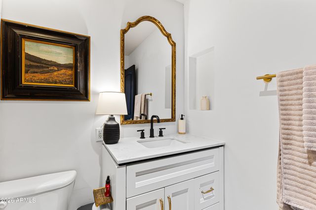 2814 E SIERRA Street, Phoenix, AZ 85028