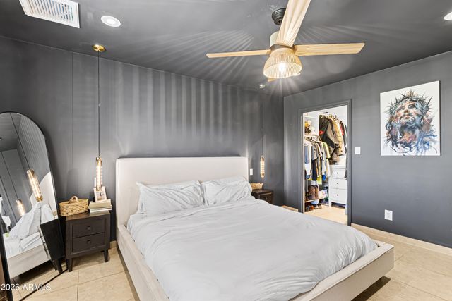 2814 E SIERRA Street, Phoenix, AZ 85028