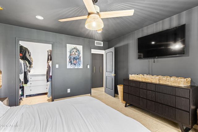 2814 E SIERRA Street, Phoenix, AZ 85028