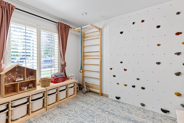 2814 E SIERRA Street, Phoenix, AZ 85028