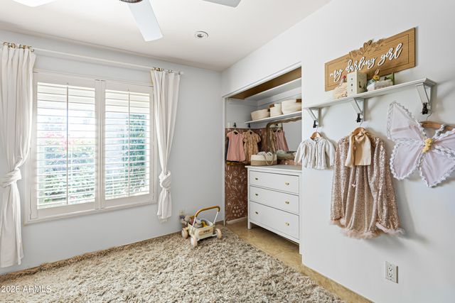 2814 E SIERRA Street, Phoenix, AZ 85028