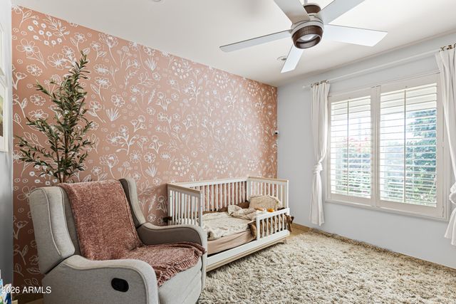 2814 E SIERRA Street, Phoenix, AZ 85028