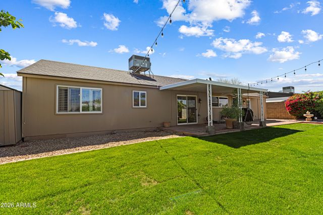 2814 E SIERRA Street, Phoenix, AZ 85028