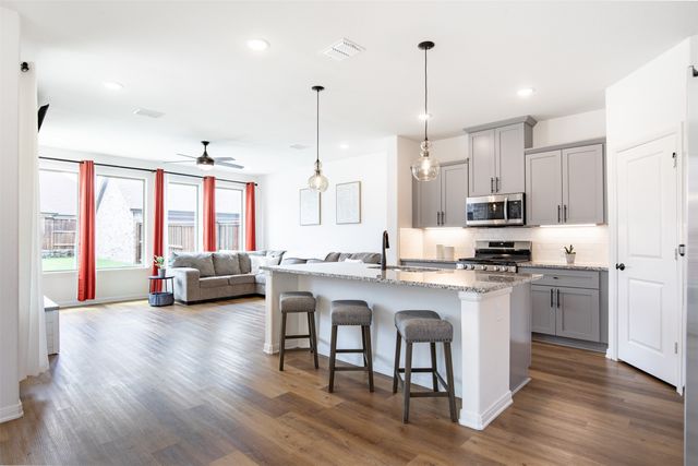 1917 Temple, Van Alstyne, TX 75495