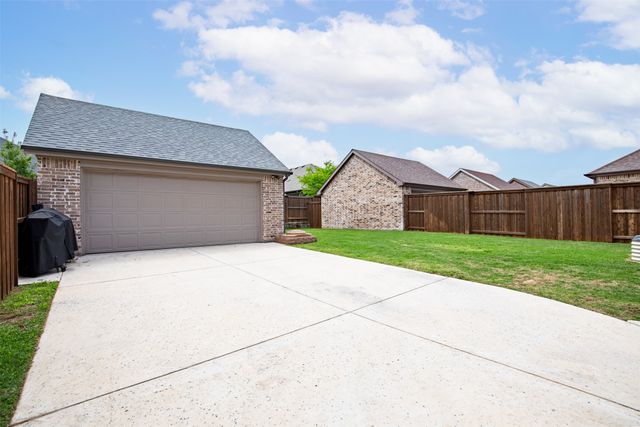 1917 Temple, Van Alstyne, TX 75495