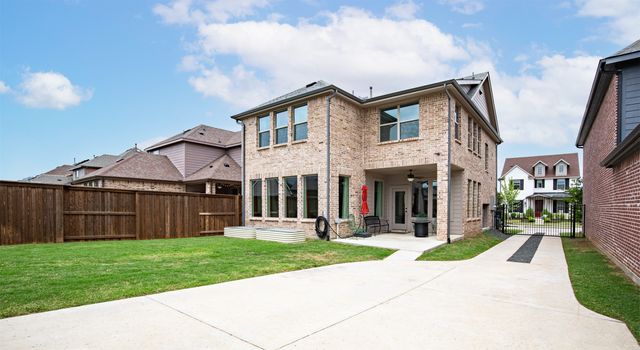 1917 Temple, Van Alstyne, TX 75495