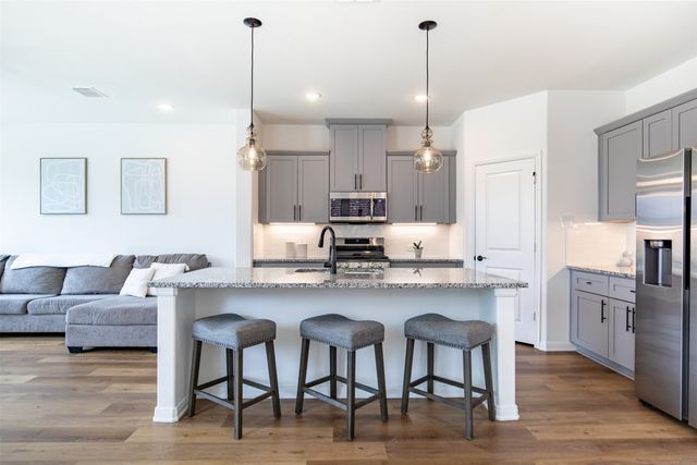 1917 Temple, Van Alstyne, TX 75495