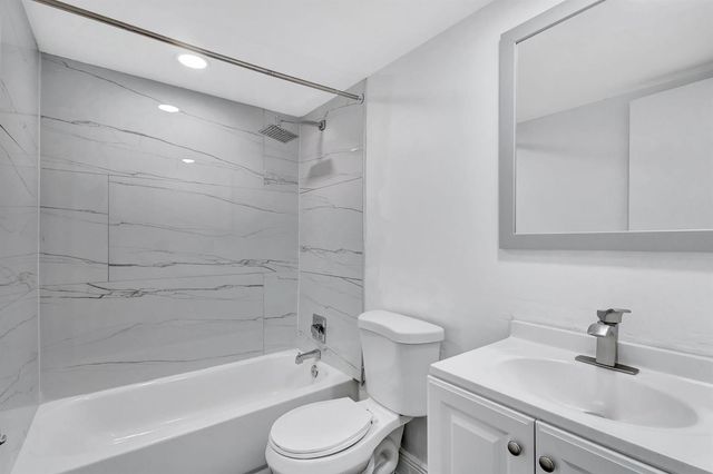 211 Sheffield I, West Palm Beach, FL 33417
