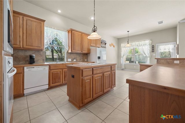 105 Oak Plaza Drive, Georgetown, TX 78628