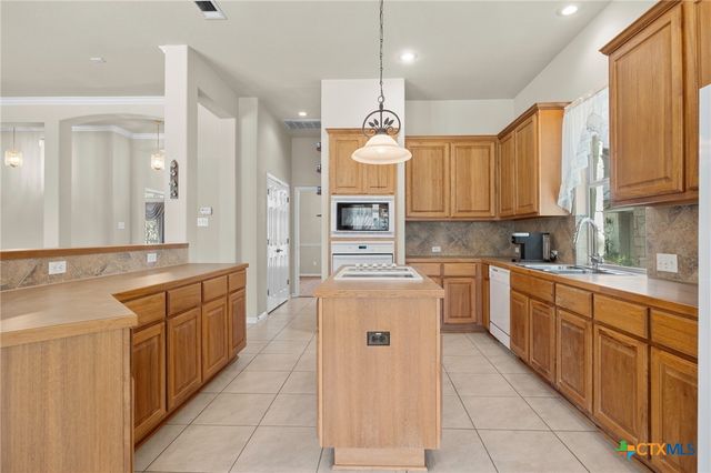 105 Oak Plaza Drive, Georgetown, TX 78628