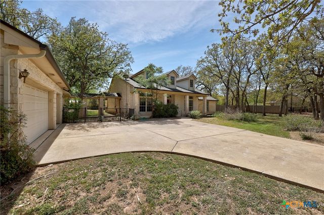 105 Oak Plaza Drive, Georgetown, TX 78628