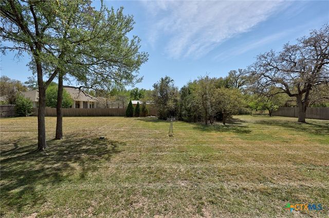 105 Oak Plaza Drive, Georgetown, TX 78628