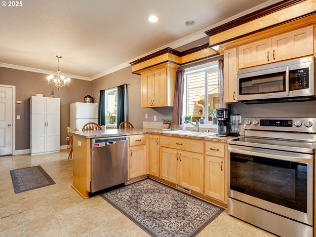 3215 E 27TH Cir, Vancouver, WA 98661