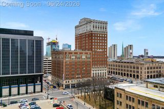 525 W LAFAYETTE Boulevard 13E, Detroit, MI 48226
