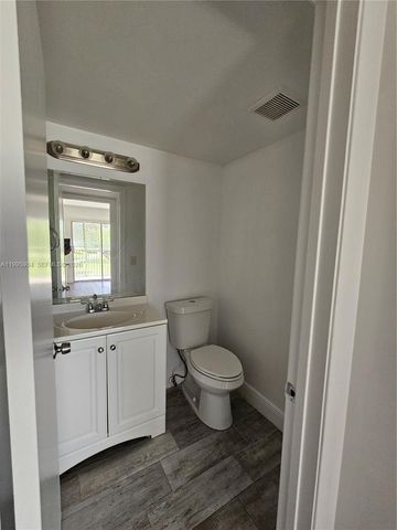 800 SW 131st Ave 210F, Pembroke Pines, FL 33027